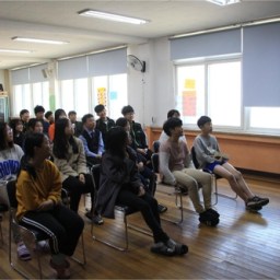 잔칫집 뒤의 초상집? | ‘한 걸음 더’ 가 필요한 기자정신