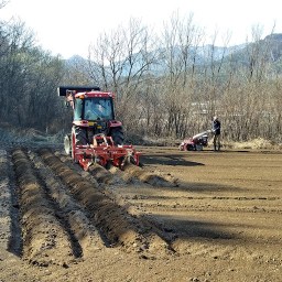 “시간 좀 있냐” | 백출밭 망쌓고 비닐씌우기