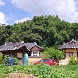 가일서가 | 오래된 것이 아름다운 고택 서가 동네책방