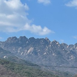 희끗희끗한 속리산 봉우리들 | 동네한바퀴